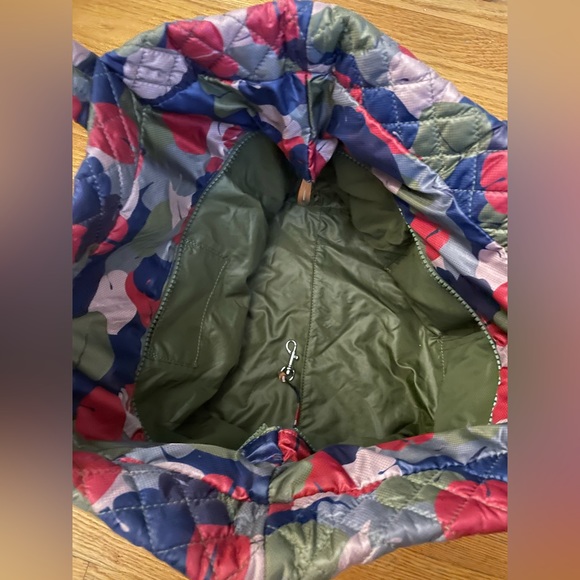 MZ WALLACE Medium Metro Bag Leaf
Print Quilted Bag - Picture 4 of 5